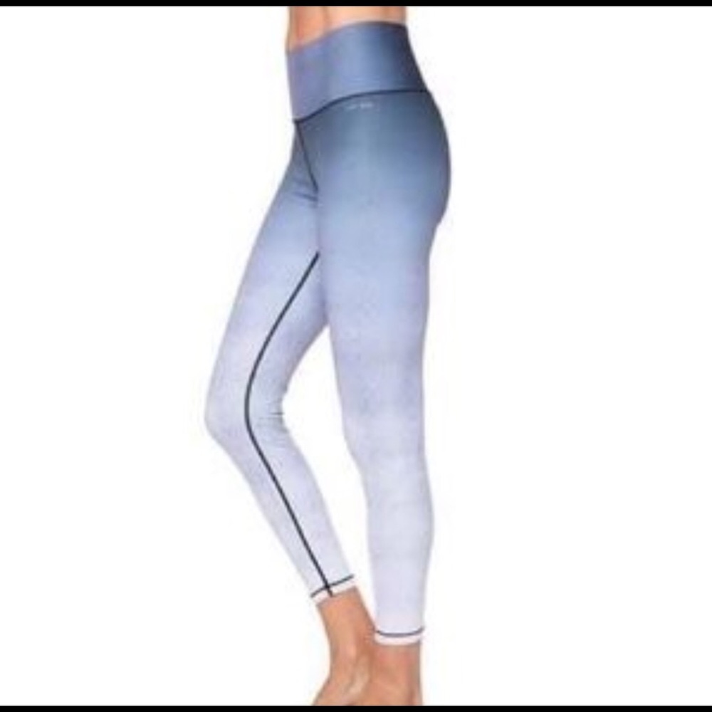 AR33 Tights Leggings